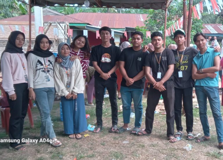 Mahasiswa PKL IAP USU Kelompok 3 Dan KKN 96 UINSU Ikut Meriahkan Hari Kemerdekaan RI Ke 79 Tahun Di Kediaman Rumah Bapak Nurhaji Sebagai DRPD Terpilih Dari Partai Gerindra 