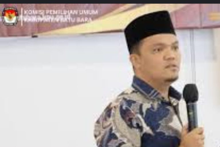 KETUA KPU Batubara (Erwin), diharapkan dapat mengundurkan diri pasca pamannya (Darwis) Maju pilkada Batubara
