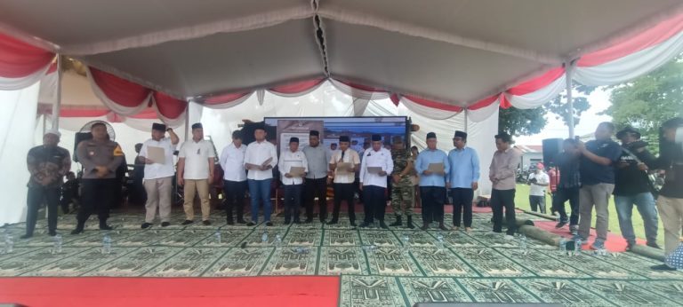 KPU Batu Bara Deklarasikan Kampanye Damai 2024 KPU Batu Bara Deklarasikan Kampanye Damai 2024