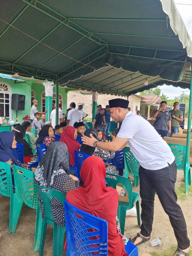 Gelar Sunatan Massal, Warga Doakan Paslon Bupati dan Wakil Bupati nomor urut 3 Zahir-Aslam Menangkan Pilkada Gelar Sunatan Massal, Warga Doakan Paslon Bupati dan Wakil Bupati nomor urut 3 Zahir-Aslam Menangkan Pilkada