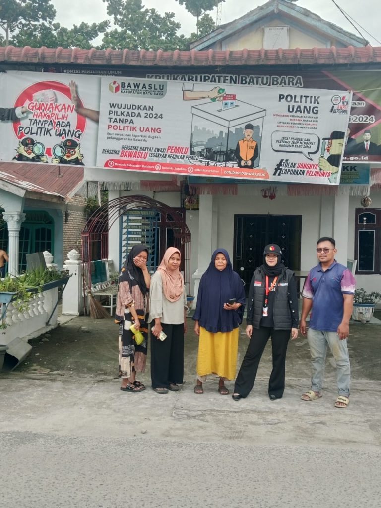 Bawaslu Kabupaten Batu Bara Serentak Pasang Spanduk di Seluruh Desa dan Kecamatan se kabupaten Batubara , Ajak Masyarakat Awasi proses Pemilihan serentak 2024, Stop Hoaks, Manipolitik dan Waspadai Kampanye Hitam Bawaslu Kabupaten Batu Bara Serentak Pasang Spanduk di Seluruh Desa dan Kecamatan se kabupaten Batubara , Ajak Masyarakat Awasi proses Pemilihan serentak 2024, Stop Hoaks, Manipolitik dan Waspadai Kampanye Hitam