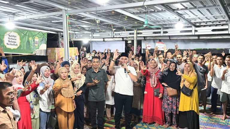 Bersama Timnya Dari Dukung Paslon Lain di Desa Aras Air Putih, Sopian Beralih Dukung Zahir – Aslam Bersama Timnya Dari Dukung Paslon Lain di Desa Aras Air Putih, Sopian Beralih Dukung Zahir – Aslam