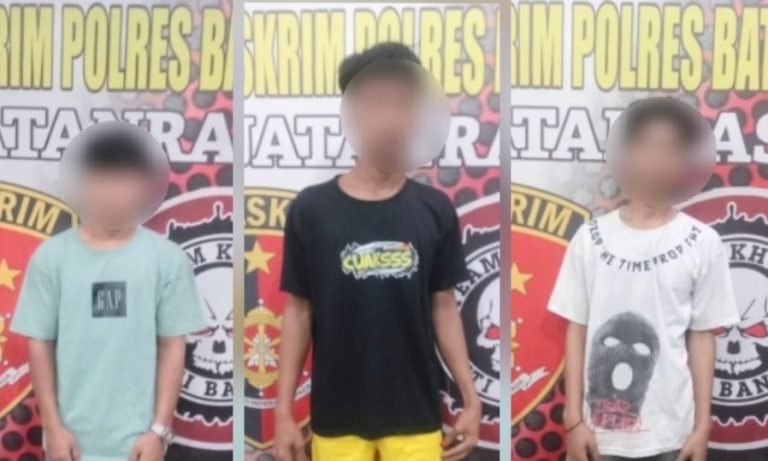 Wajah ayu berparas cantik diduga digilir 3 remaja, Penggilir “Gol ke penjara “ Wajah ayu berparas cantik diduga digilir 3 remaja, Penggilir “Gol ke penjara “