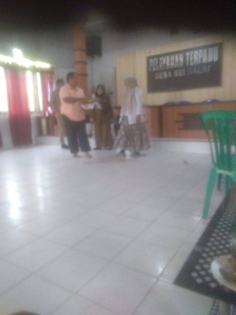 Pembagian sembako Dinas pertanian,tuai polemik diduga ajang pilkada Pembagian sembako Dinas pertanian,tuai polemik diduga ajang pilkada
