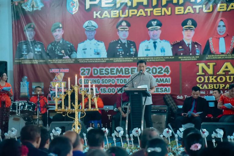 Ikut rayakan Natal Oikumene, PJ Bupati Batubara Heri Wahyudi Marpaung ajak umat jaga toleransi dibatubara Sumut. Ikut rayakan Natal Oikumene, PJ Bupati Batubara Heri Wahyudi Marpaung ajak umat jaga toleransi dibatubara Sumut.