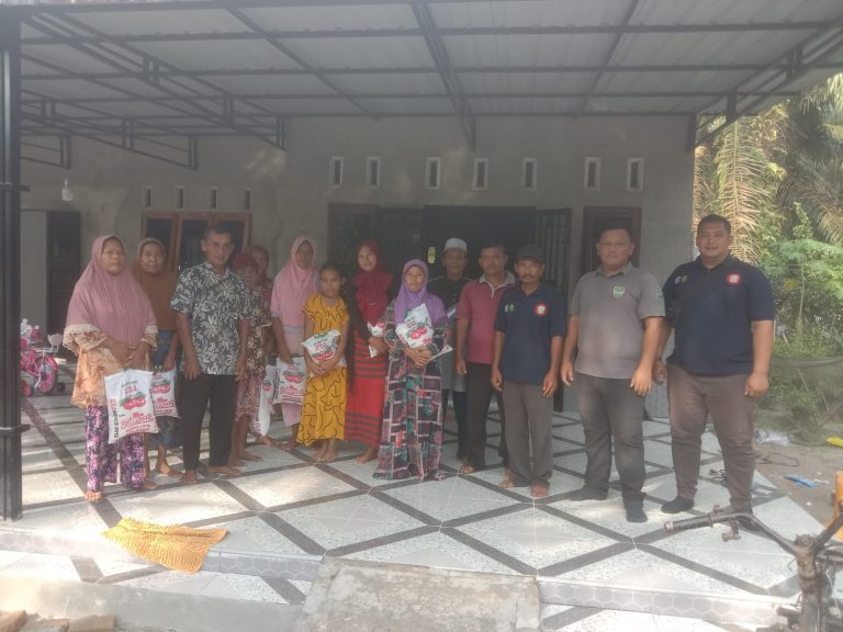Afdeling III Tinjowan Memberikan Santunan Kepada Kaum Dhuafa Dan Janda Di Nagori Rawa Masin