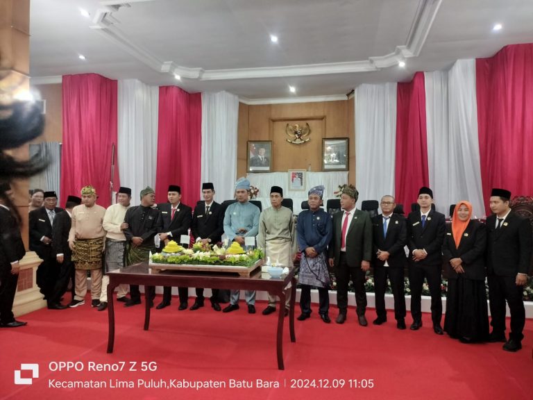 NURHAJI WAKIL DPRD SEMENTARA KABUPATEN BATU BARA MENGHADIRI RAPAT SIDANG PARIPURNA KE 18 TAHUN HARI JADI KABUPATEN BATU BARA NURHAJI WAKIL DPRD SEMENTARA KABUPATEN BATU BARA MENGHADIRI RAPAT SIDANG PARIPURNA KE 18 TAHUN HARI JADI KABUPATEN BATU BARA