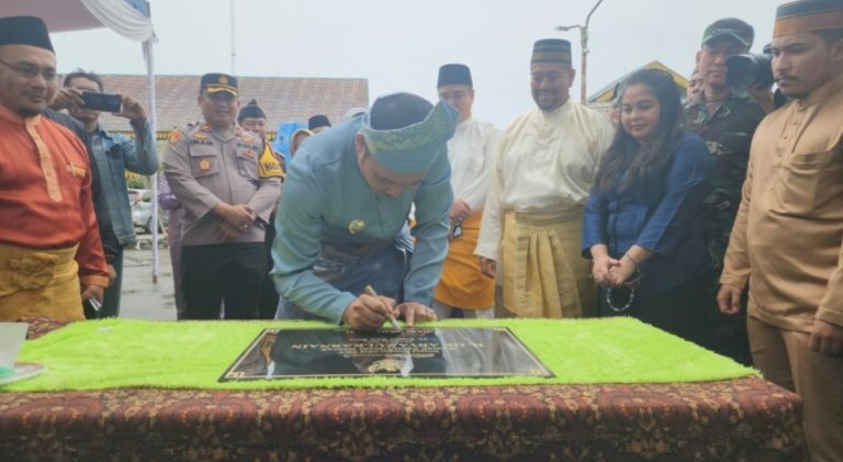 PJ. Bupati Tabalkan Nama RSUD Batubara menjadi RSUD H. Ok Arya Zulkarnain,tepat di hari ulang Tahun ke 18 kabupaten Batubara PJ. Bupati Tabalkan Nama RSUD Batubara menjadi RSUD H. Ok Arya Zulkarnain,tepat di hari ulang Tahun ke 18 kabupaten Batubara