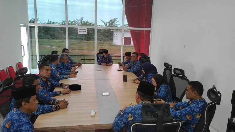 Puluhan ribu rumah digenangi Air, Bupati Batubara pimpin rapat Penanganan Banjir. Puluhan ribu rumah digenangi Air, Bupati Batubara pimpin rapat Penanganan Banjir.