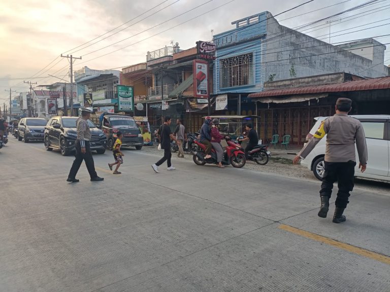 Agar Terciptanya situasi Kamseltibcarlantas yang kondusif dan menekan angka pelanggaran kecelakaan Lalulintas , satlantas polres batubara lakukan giat di 6 titik 