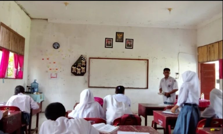 Diduga tampar siswa yang juga Ketua OSIS , Guru TJK di soal Orang tua siswa Diduga tampar siswa yang juga Ketua OSIS , Guru TJK di soal Orang tua siswa