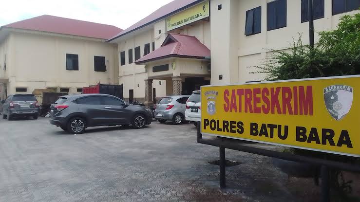 Sat Reskrim Polres Batu Bara Lakukan Cek TKP Kasus Penganiayaan Di Air Putih Sat Reskrim Polres Batu Bara Lakukan Cek TKP Kasus Penganiayaan Di Air Putih