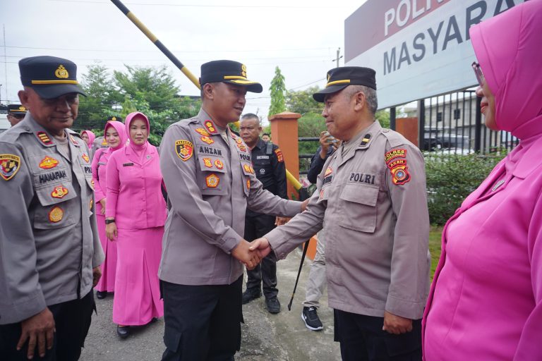 Kapolres Lhokseumawe Lakukan Kunjungan Kerja ke Polsek Banda Sakti Kapolres Lhokseumawe Lakukan Kunjungan Kerja ke Polsek Banda Sakti