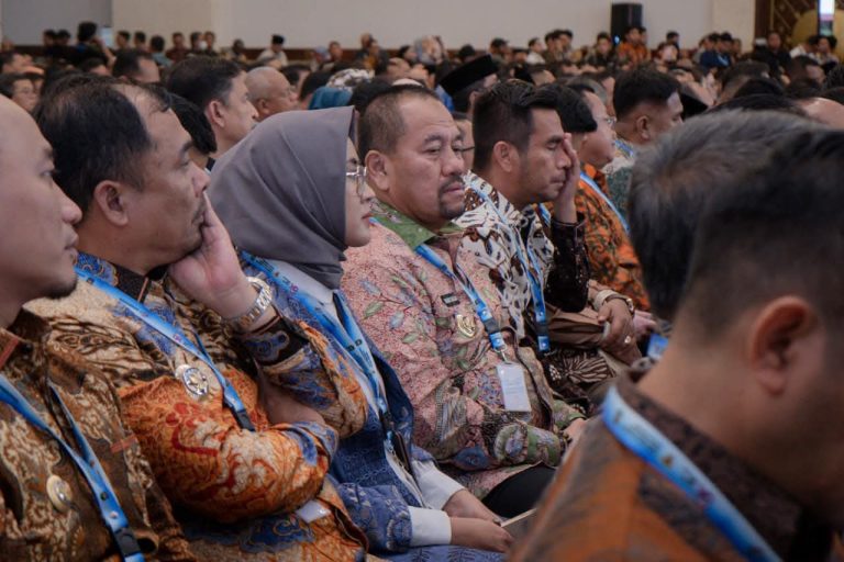 Bupati Batu Bara, Bapak H. Baharuddin Siagian, S.H., M.Si., menghadiri Rapat Koordinasi Nasional (Rakornas) Tim Percepatan Akses Keuangan Daerah (TPAKD) Tahun 2025 yang diselenggarakan oleh Otoritas Jasa Keuangan (OJK) di Balai Kartini, Jakarta