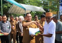 Pemerintah Lhokseumawe Serahkan Bantuan BSPS Tahun 2025, Wujud Komitmen Tingkatkan Kualitas Hunian Masyarakat*