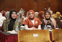 Ketua Dekranas Kota Lhokseumawe Perkenalkan Motif Dheun Bungoeng Sagoe di Rakor Dekranasda se Propinsi Aceh*